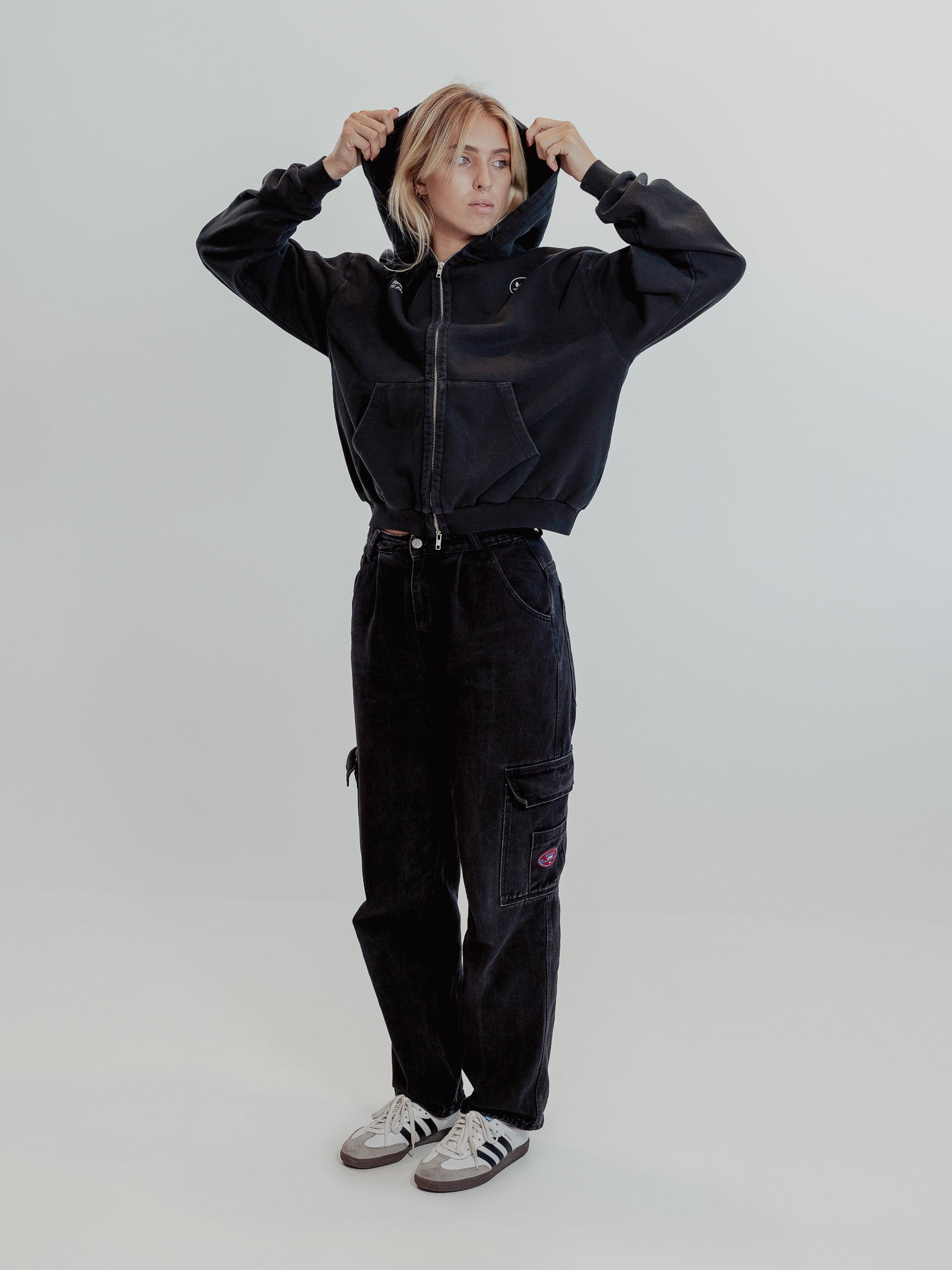 Vintage Black Hood' Zip